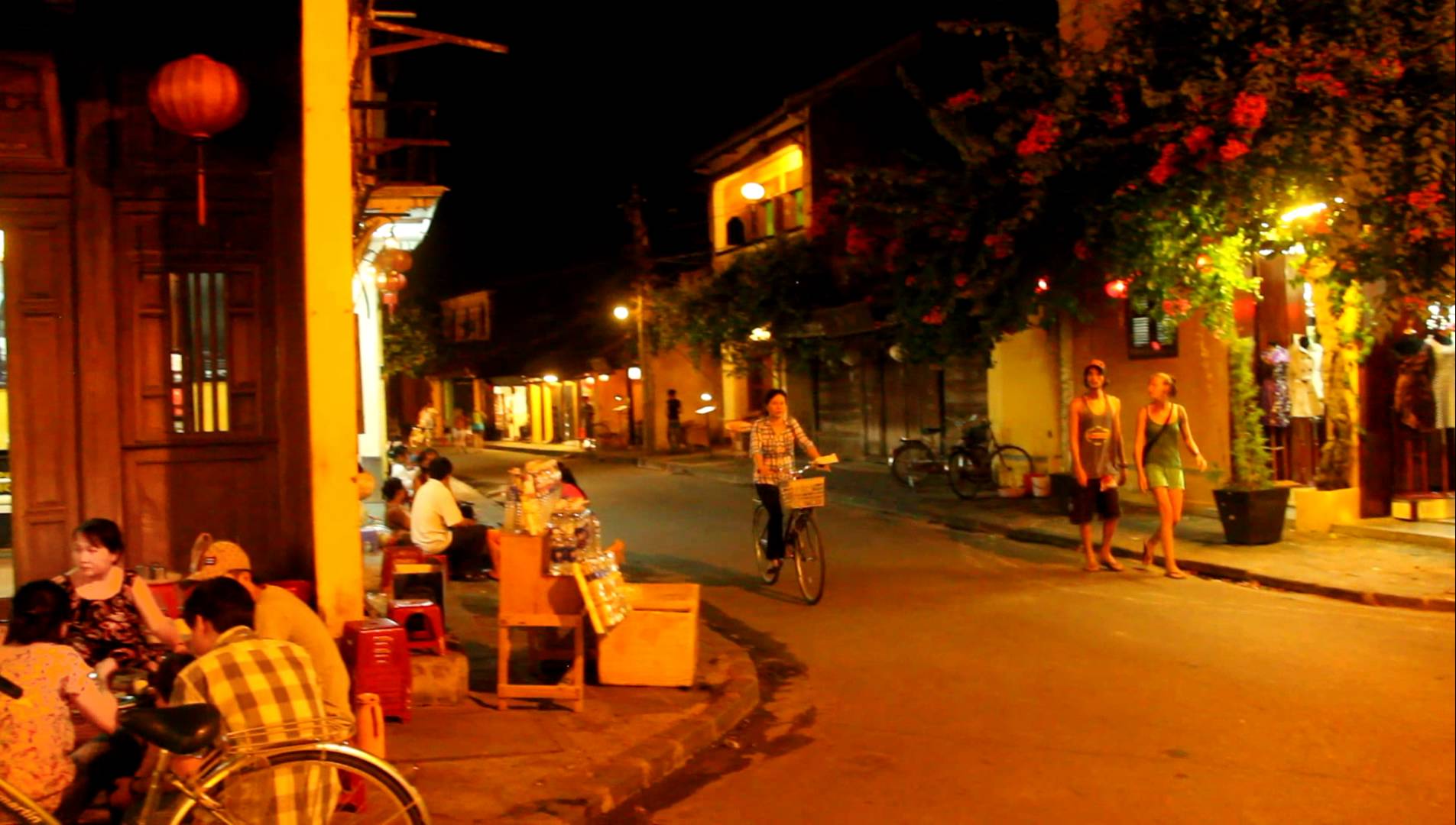 Hoi An is safe at night