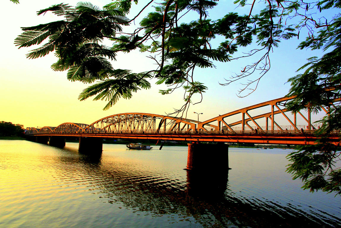 Truong Tien bridge