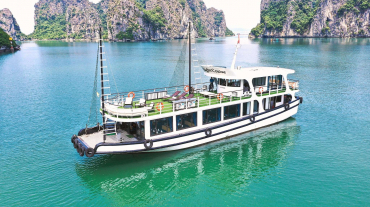 Light Day Cruise Halong Bay