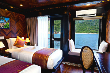 Deluxe Cabin - Upper Deck