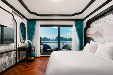 Premier Suite (1st Deck)