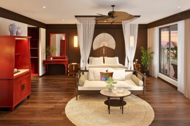 Nostalgia Master Suite