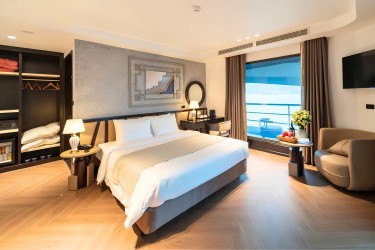 Moon Suite