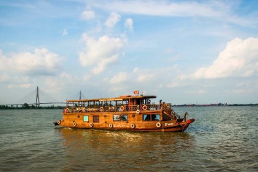 Dragon Eyes Cruise
