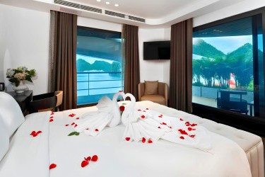 Moon Suite