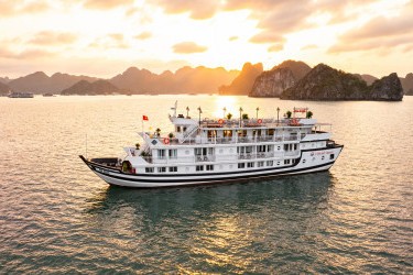 Cozy Bay Grand Cruise