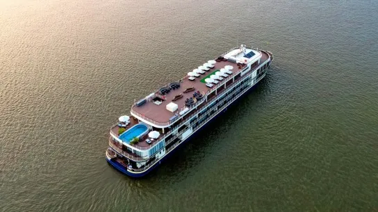 Large Sundeck With Luxury Facilities