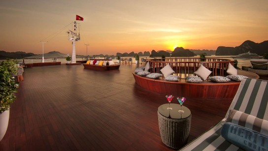 Heritage Binh Chuan Cruise: Sundeck with Panoramic Lan Ha Bay view
