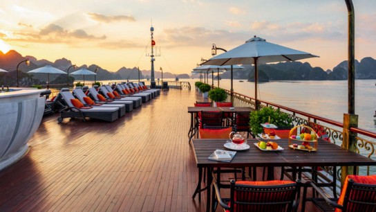 Indochine Cruise: Wonder place to admire the sunset