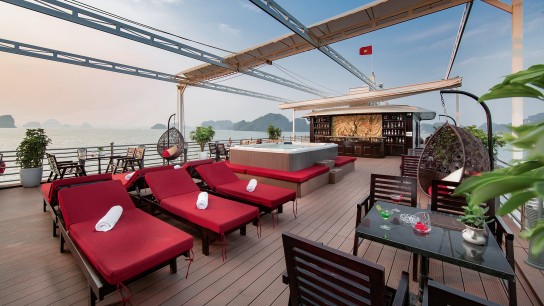 Athena Royal Cruise: Romantic Sundeck Area