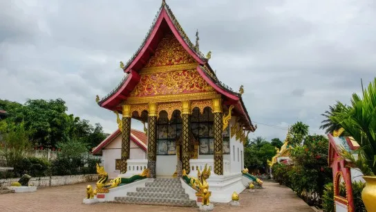 Outstanding temple in Ban Xang Hai