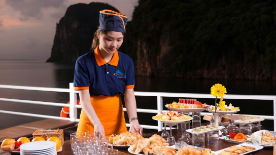 Amazing Sails Explorer Cruise Private: Our dedicated staff