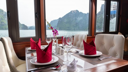 Amazing Sails Explorer Cruise Private: The well-prepared eating place