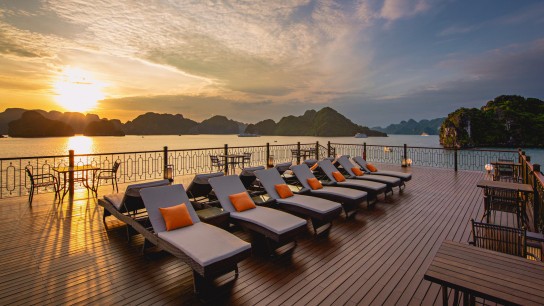 Indochine Premium Cruise: Unbend on the sunbathing loungers