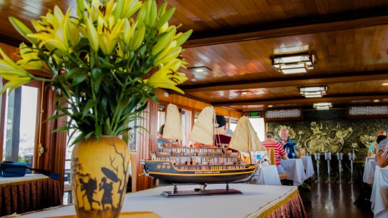 Victory Cruise: Pretty Decorations