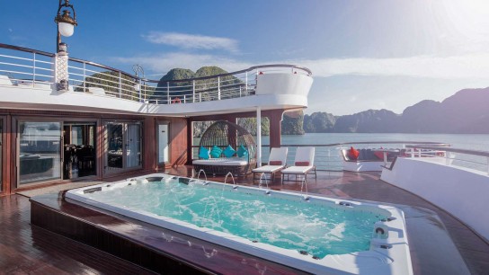 Ambassador Cruise: Airy Jacuzzi