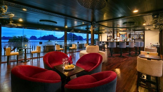 Alisa Premier Cruise: Sky bar