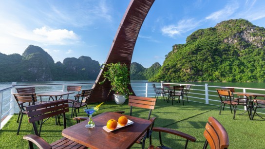 Amazing Sails Private Luxury Cruise: Enjoy the Panoramic view