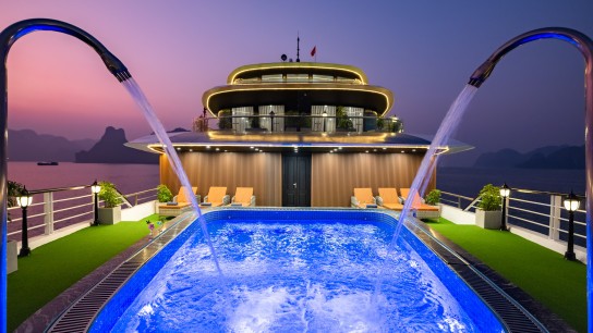 Doria Cruise: Two huge Faucets