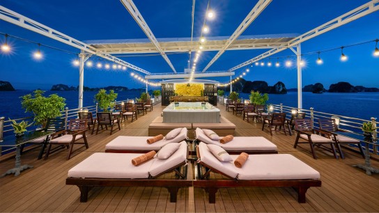 Athena Royal Cruise: Romantic Sundeck Area