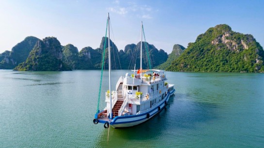 Amazing Sails Gallery Cruise: Private cruise for exclusive stay
