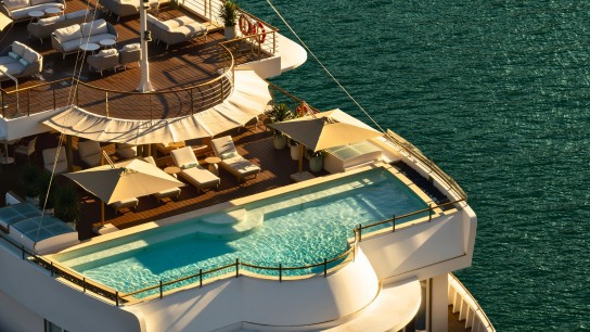 Bhaya Soul Cruise: 4-season Swimming Pool
