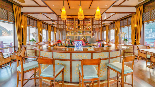 Heritage Line Ylang Cruise: A luxurious Bar