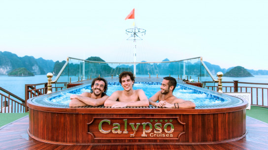 Calypso Cruise: Relax At 4-Season Jacuzzi