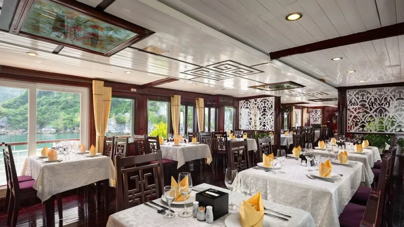 Paloma Cruise Restaurant Set Table