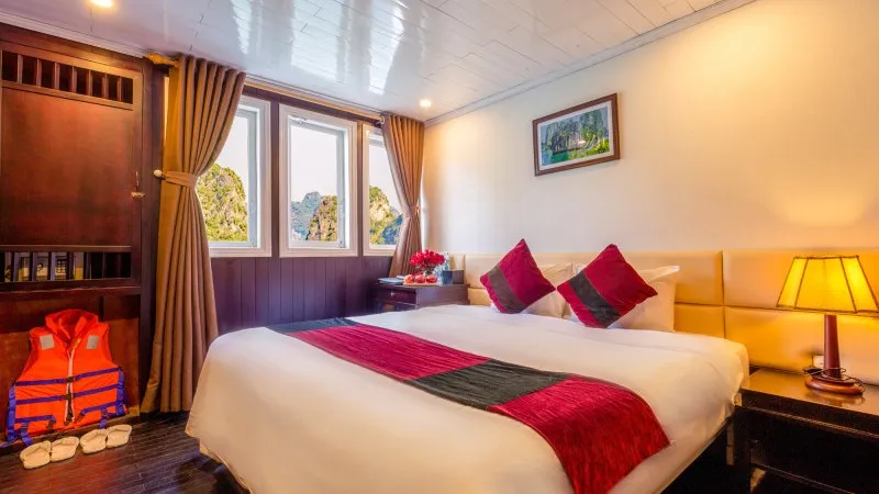 Paloma Cruise Deluxe Ocean View