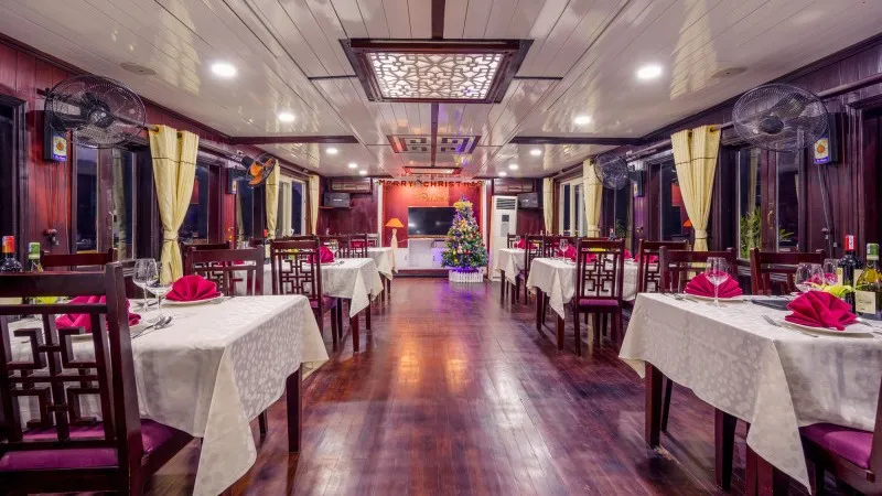 Paloma Cruise Dinning Room