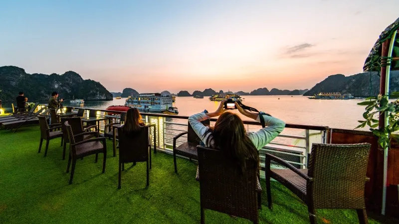 Paloma Cruise Sundeck Halong