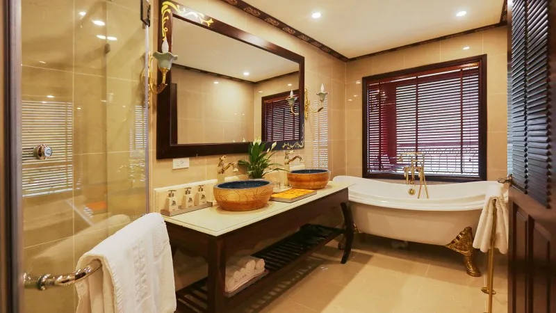 Suite & Junior Bathroom