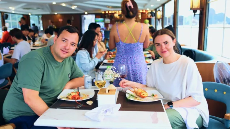 The Happy lunch On The Day Cruise