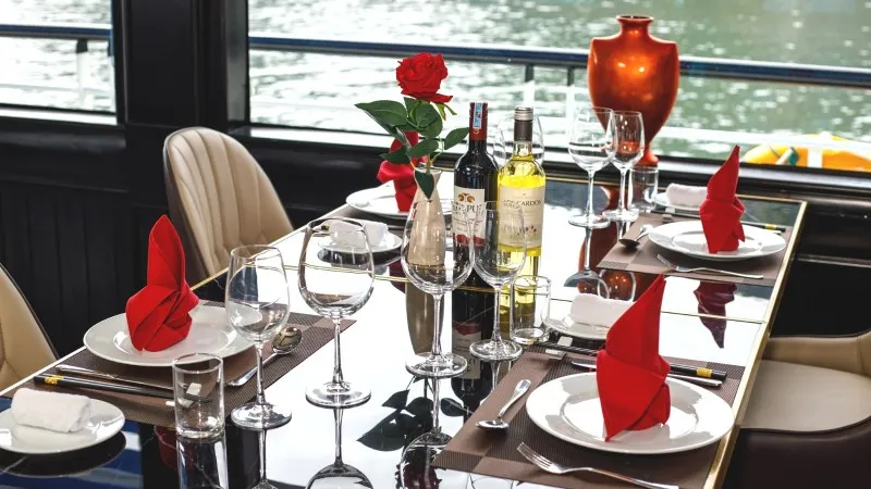 Elegant Table Setup
