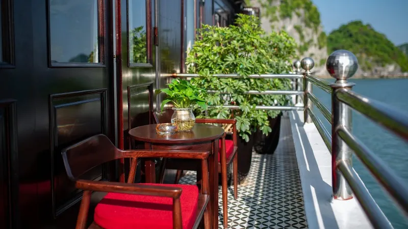 Airy Private Balcony