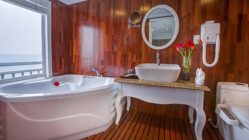 Uwind in the ensuite Jacuzzi