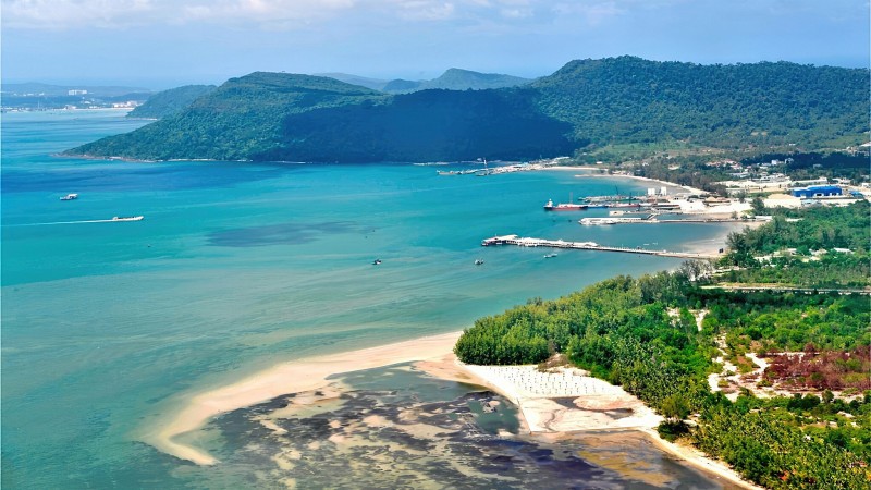 Bai Vong Pier