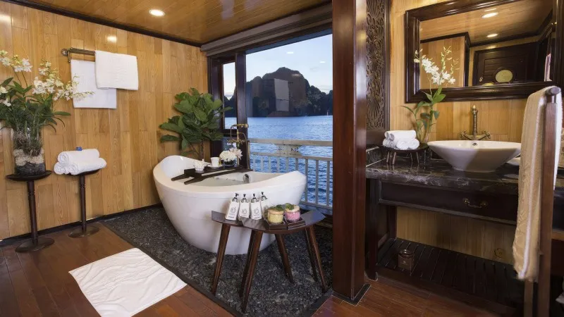 Hera Heaven Suite Bathroom