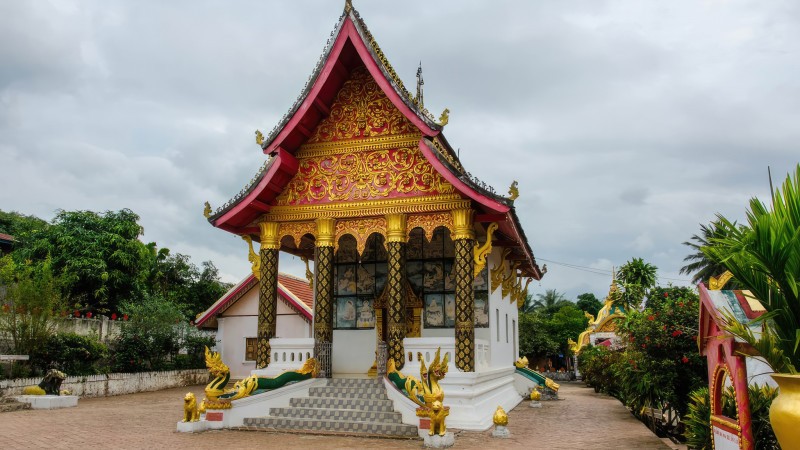 Outstanding temple in Ban Xang Hai