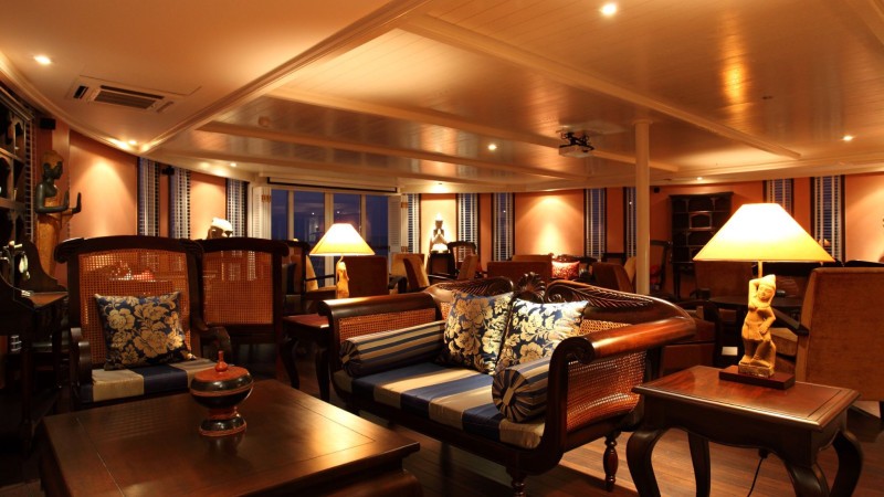Henry Mouhot Lobby Lounge