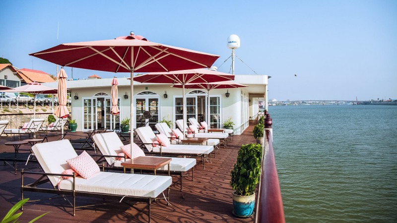 Sundeck with the best Mekong view