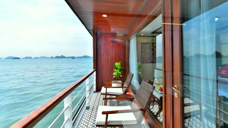 Airy Private Balcony