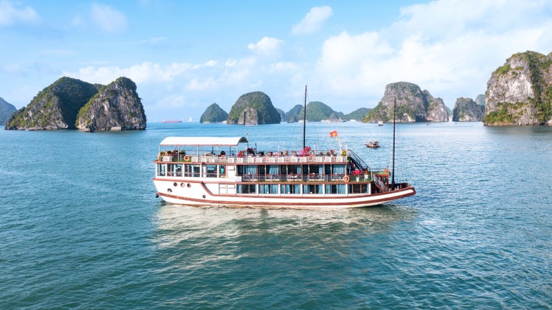 Lavender Elegance Cruise Halong Bay
