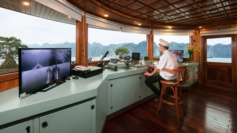 Large Captain Cabin