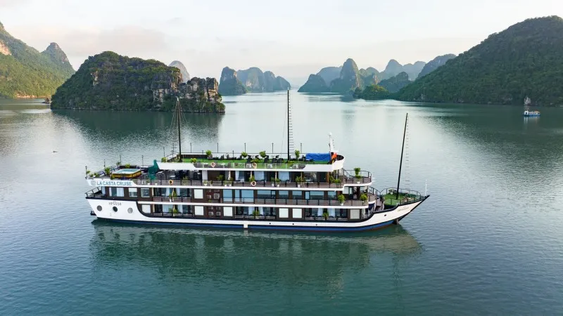 Overnight Cruise admist Beautiful Bay