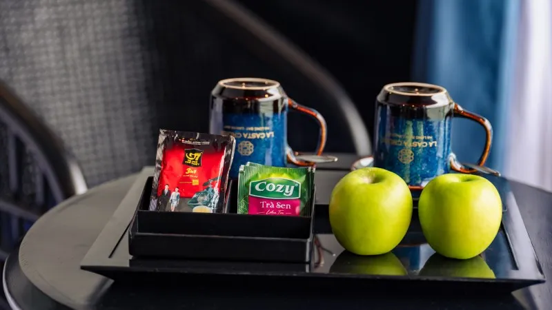 Complimentary Drinks & Fruits