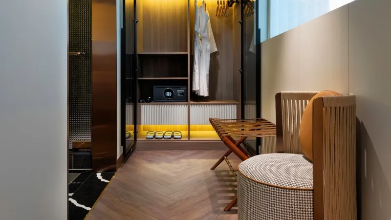 A luxurious walking closet