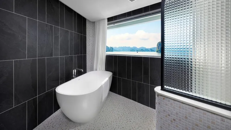 See the wonderful view while bathing