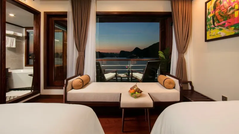 Floor-to-ceiling Window
